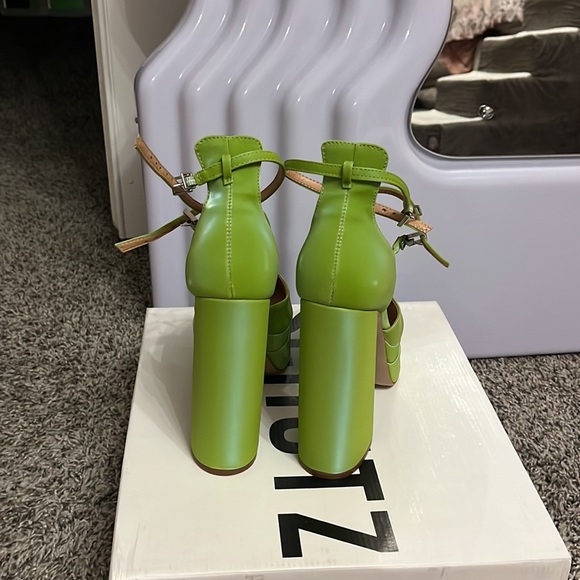 Schutz elesee lime green pointy toe platform heels - Picture 4 of 6